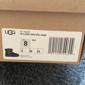 Black uggs w classic mini spill seam (brand new never used)